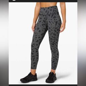 Lululemon Fast and Free Textured Labyrinth Black Light Cast Leggings
